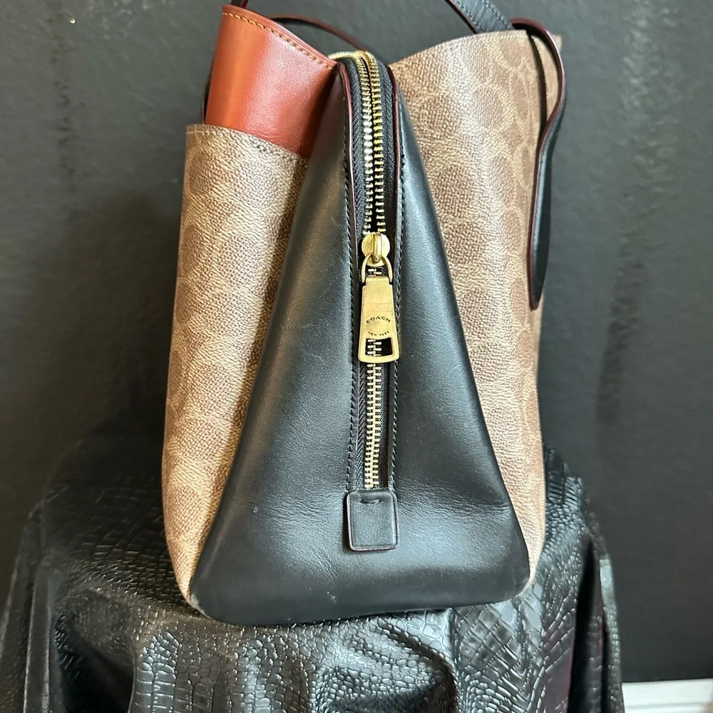 Brown and Black Coach Women's Bag - Picture 2 of 3